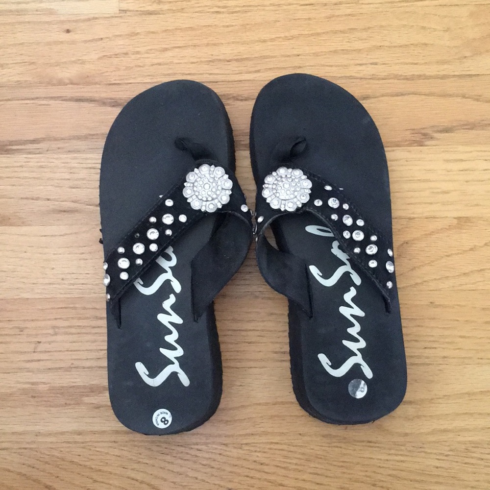 SunSole flip flops- size 8